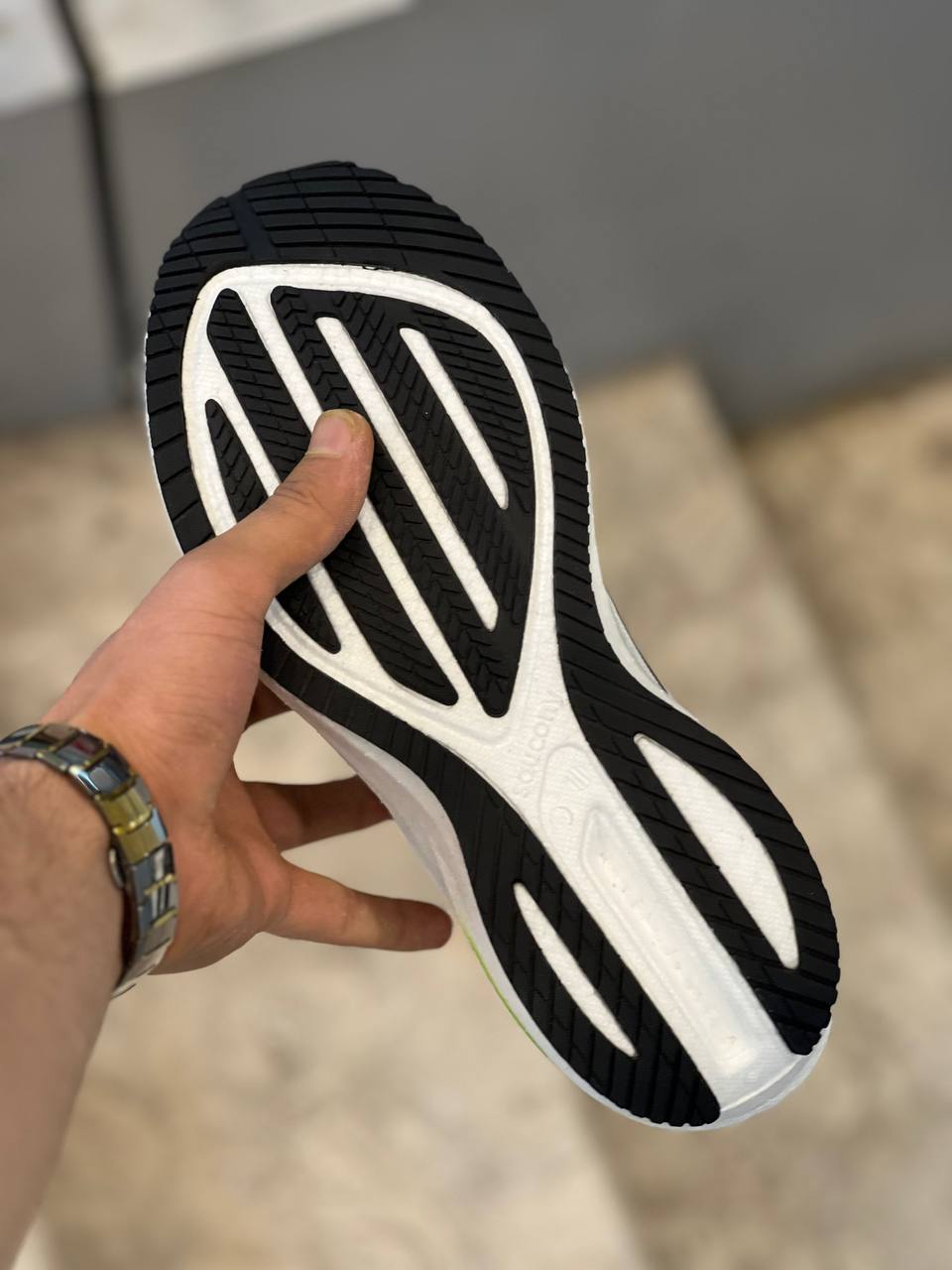 کتونی ساکونی مدل Triumph 21 ساخت ویتنام