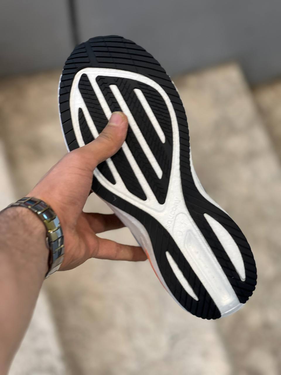 کتونی ساکونی مدل Triumph 21 ساخت ویتنام