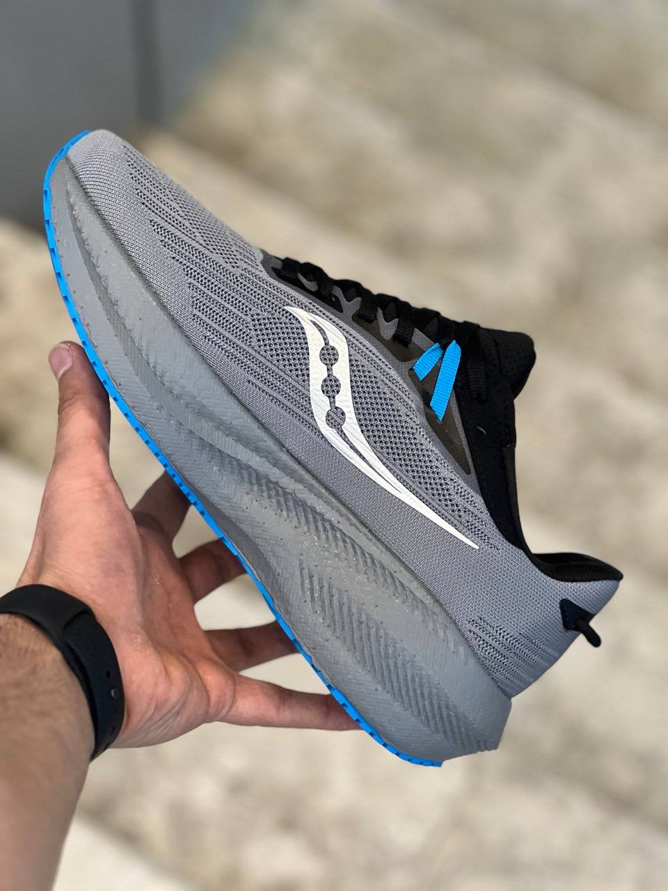 کتونی ساکونی مدل Triumph 21 ساخت ویتنام