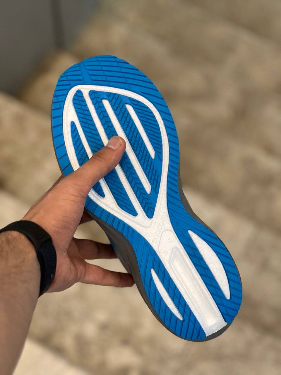 کتونی ساکونی مدل Triumph 21 ساخت ویتنام