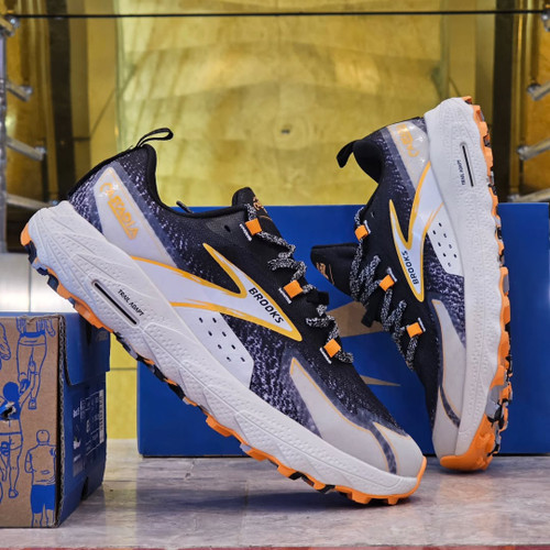 کتونی رانینگ بروکس مدل کاسکادیا 18 | سایزبندی 40 تا 45