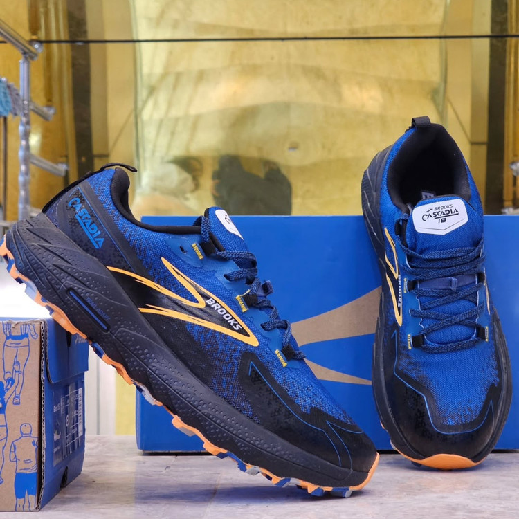 کتونی رانینگ بروکس مدل کاسکادیا 18 | سایزبندی 40 تا 45