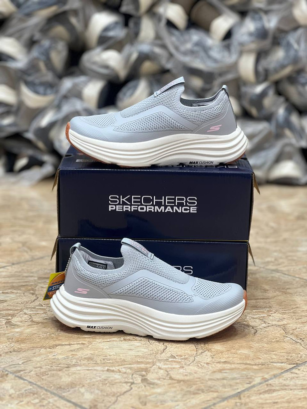 کتونی اسکچرز مدل Max Cushioning Slip-Ins | سایزبندی 37تا40