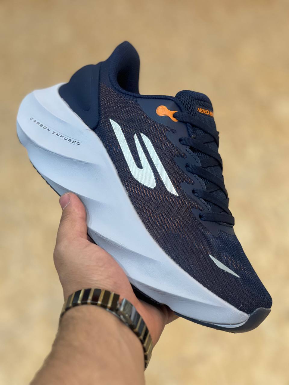 کتونی رانینگ اسکیچرز مدل Aero Burst