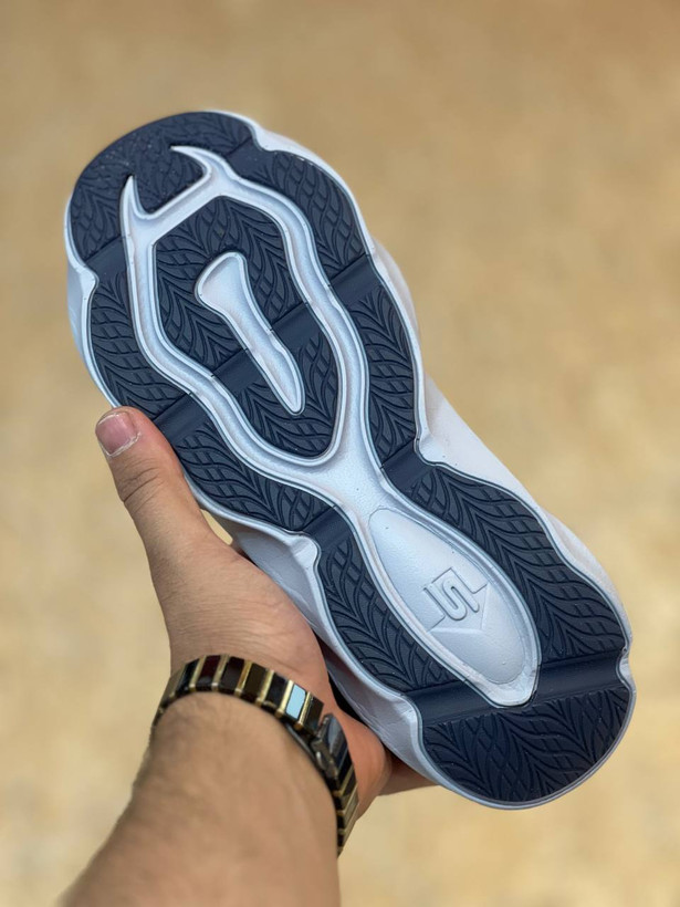 کتونی رانینگ اسکیچرز مدل Aero Burst