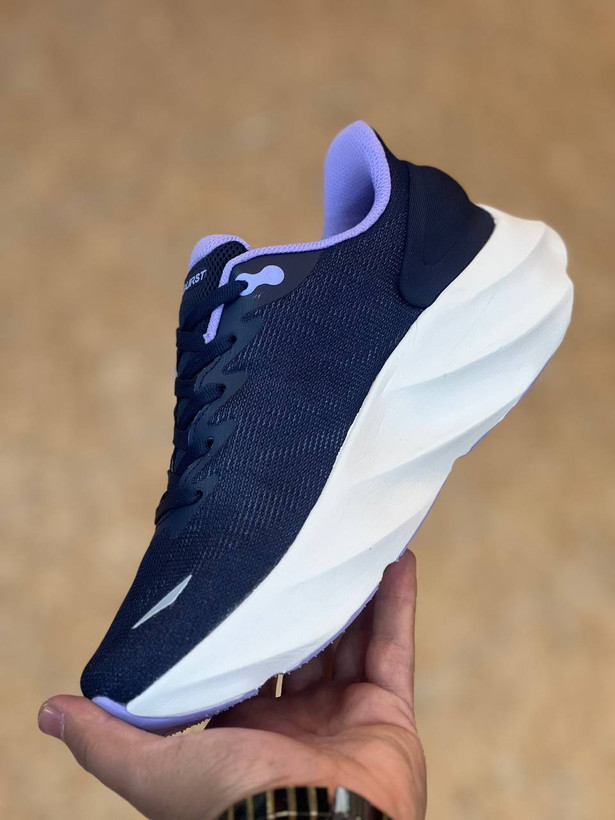 کتونی رانینگ اسکیچرز مدل Aero Burst