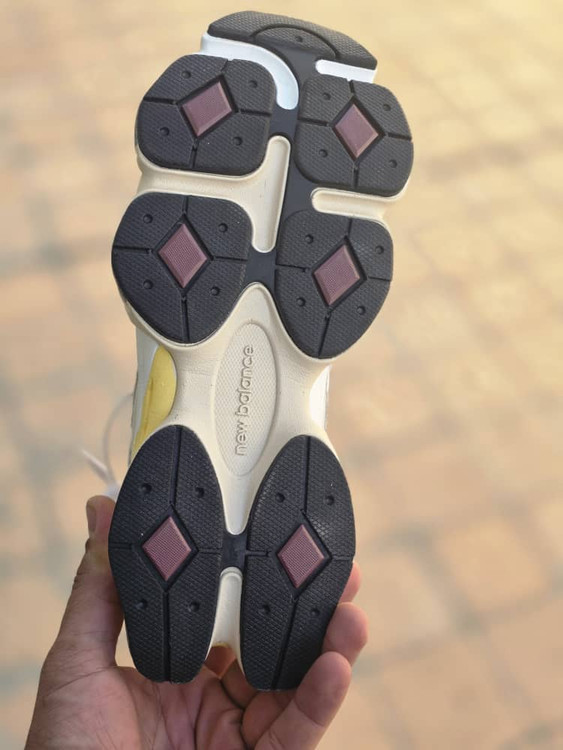 کتونی نیوبالانس مدل ۹۰۶۰ | New Balance 9060