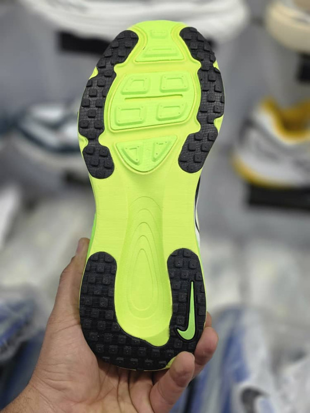Nike Air Zoom Vomero 18