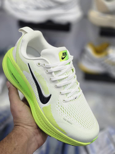 Nike Air Zoom Vomero 18