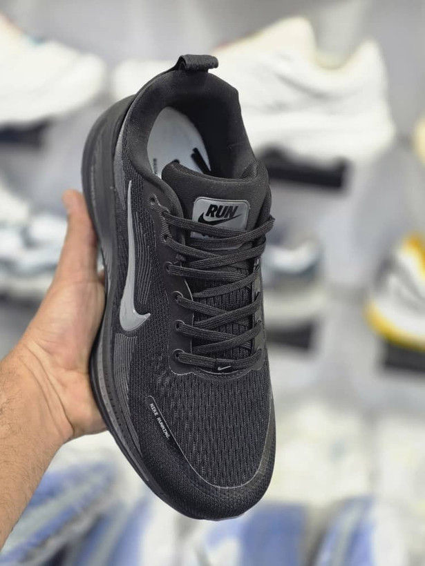 کتونی نایک ومرو ۱۸ سایز ۴۰ تا ۴۵ Nike Air Zoom Vomero 18