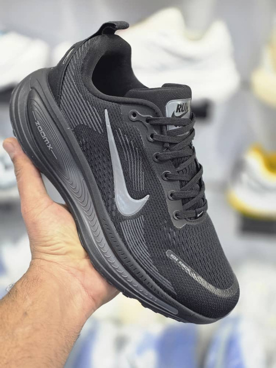 کتونی نایک ومرو ۱۸ سایز ۴۰ تا ۴۵ Nike Air Zoom Vomero 18