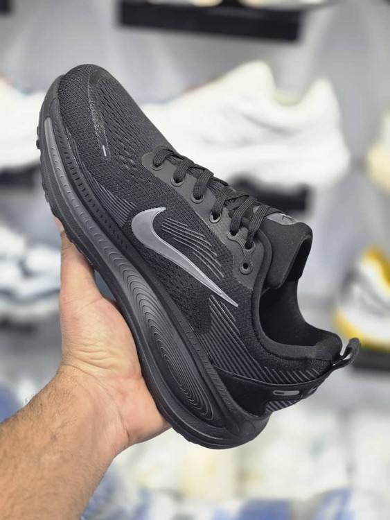 کتونی نایک ومرو ۱۸ سایز ۴۰ تا ۴۵ Nike Air Zoom Vomero 18