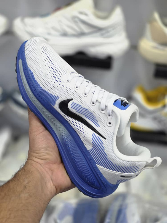 کتونی نایک ومرو ۱۸ سایز ۴۰ تا ۴۵ Nike Air Zoom Vomero 18
