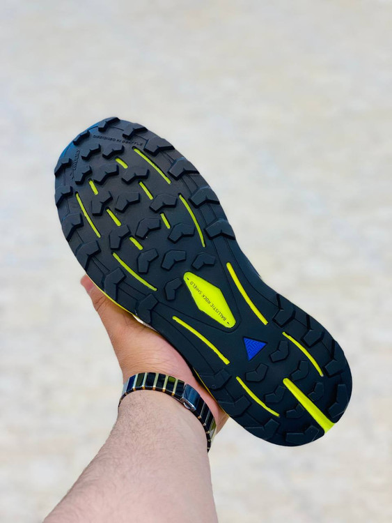 Brooks Cascadia 16 made in Vietnam