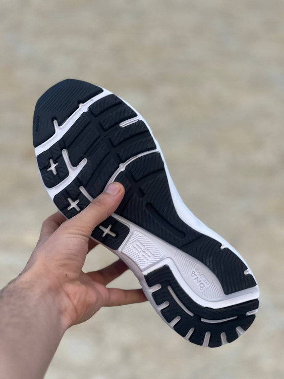 Brooks Adrenaline GTS made in Vietnam