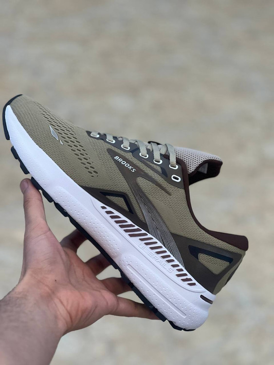 Brooks Adrenaline GTS made in Vietnam