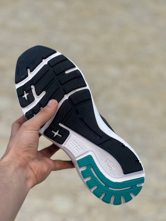 Brooks Adrenaline GTS made in Vietnam