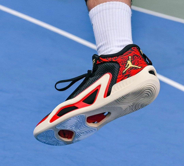 Jordan Tatum 1 made in Vietnam