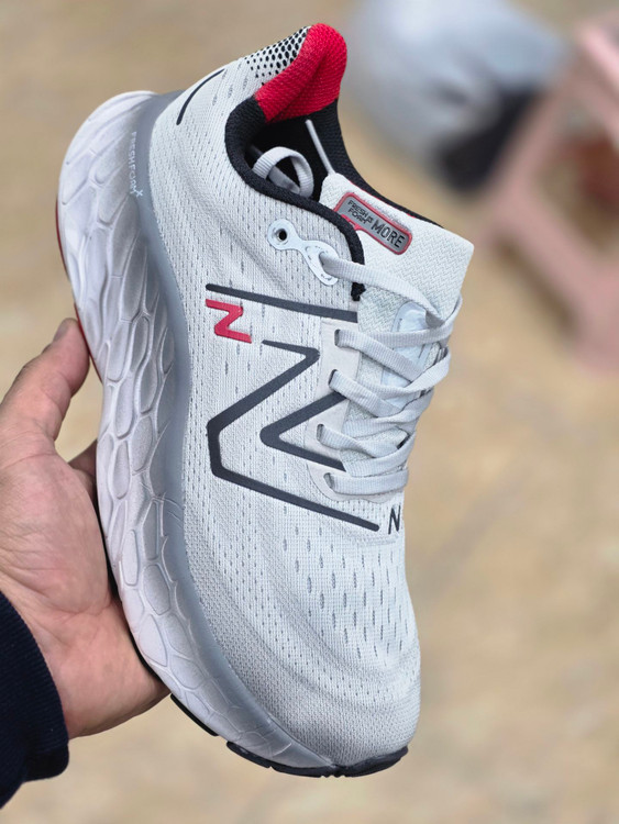 کتونی نیوبالانس مدل Fresh Foam X v4 سایزبندی ۴۰ تا۴۵