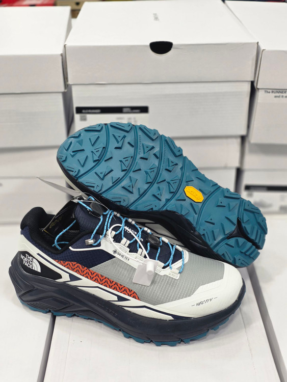 کتونی تریل رانینگ نورث فیسthe north face / ضد آب و گورتکس / طبیعتگردی ،شهری/ سایز ۴۰ الی ۴۵