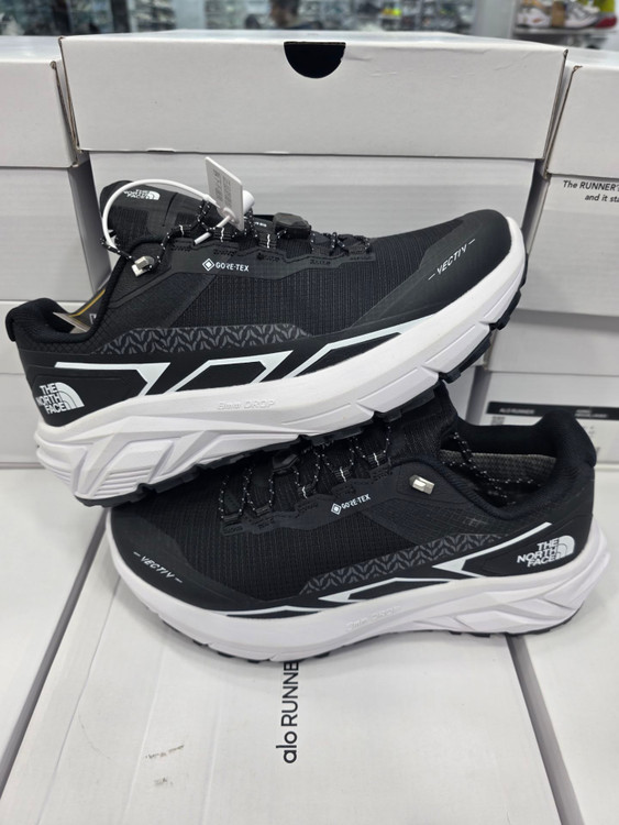 کتونی تریل رانینگ نورث فیسthe north face / ضد آب و گورتکس / طبیعتگردی ،شهری/ سایز ۴۰ الی ۴۵