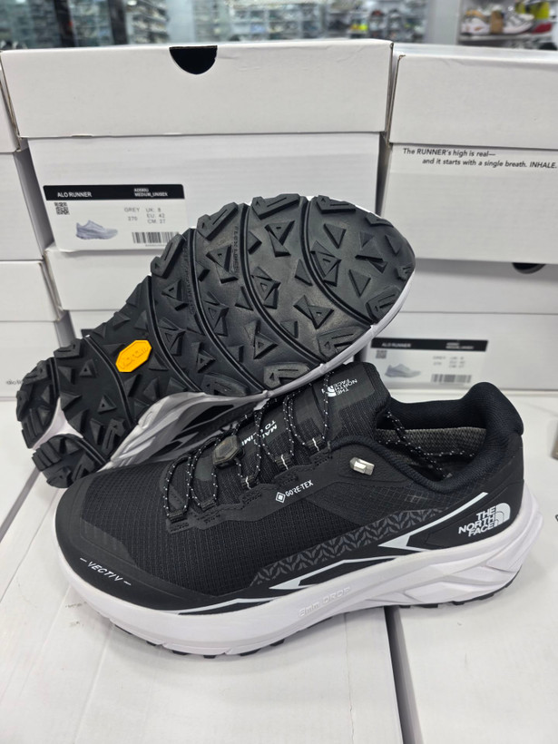 کتونی تریل رانینگ نورث فیسthe north face / ضد آب و گورتکس / طبیعتگردی ،شهری/ سایز ۴۰ الی ۴۵