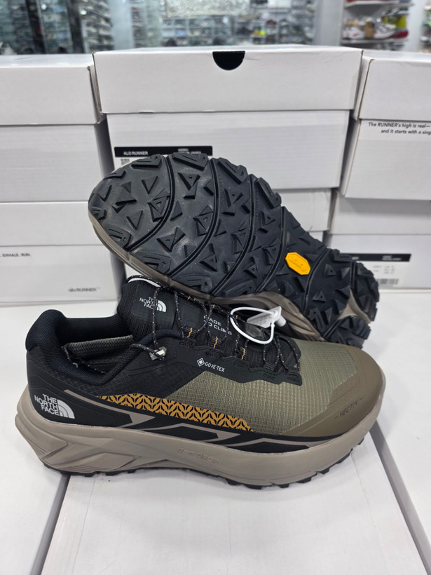 کتونی تریل رانینگ نورث فیسthe north face / ضد آب و گورتکس / طبیعتگردی ،شهری/ سایز ۴۰ الی ۴۵