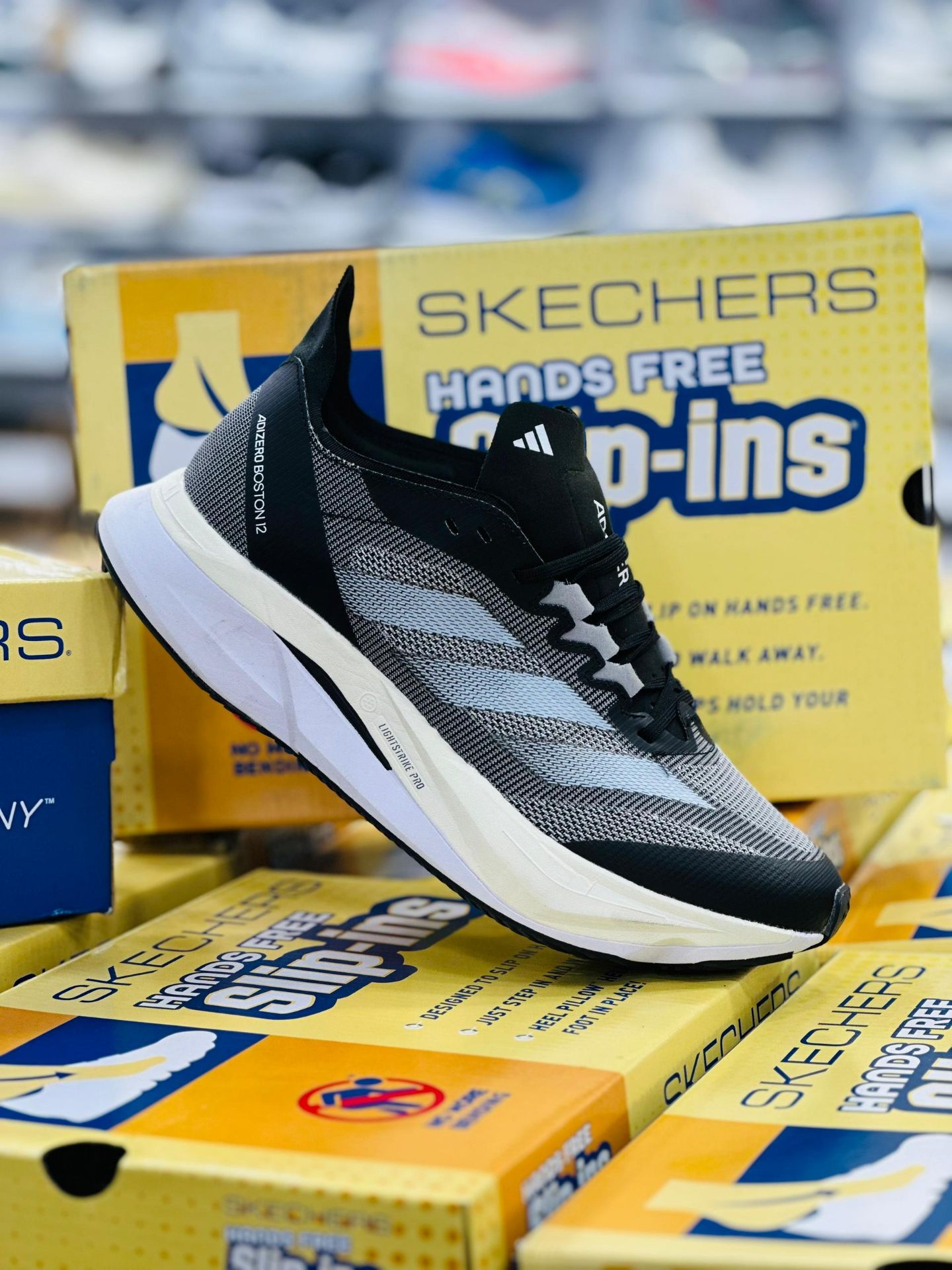 کفش دویدن مردانه آدیداس مدل Adizero Boston 12، سایزبندی 40 تا 45