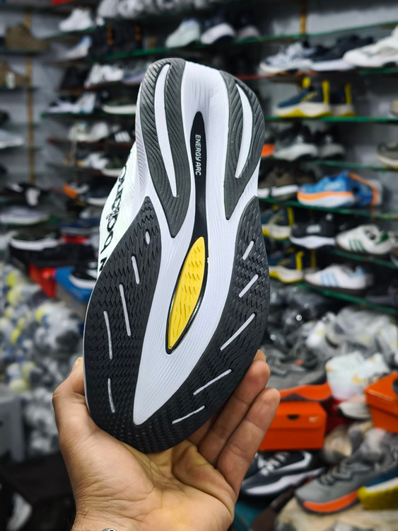 کتونی نیوبالانس مدل Fuelcell Rebel V2 سایزبندی 41تا45