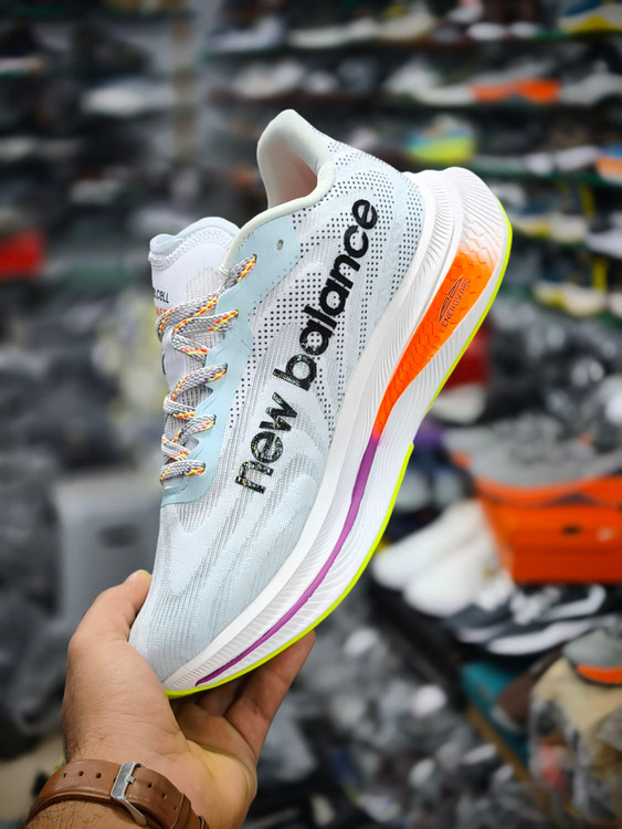 کتونی نیوبالانس مدل Fuelcell Rebel V2 سایزبندی 41تا45