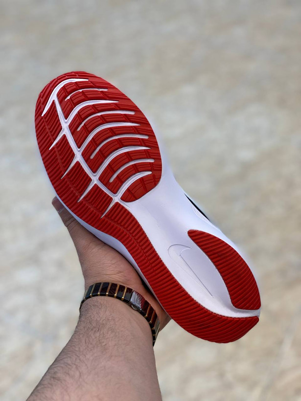 Nike guide10 made in Vietnam
