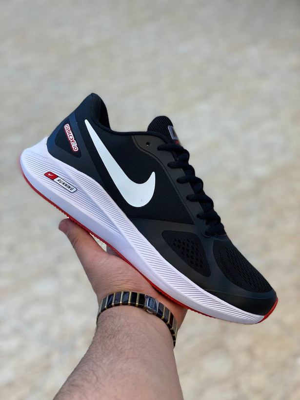 Nike guide10 made in Vietnam
