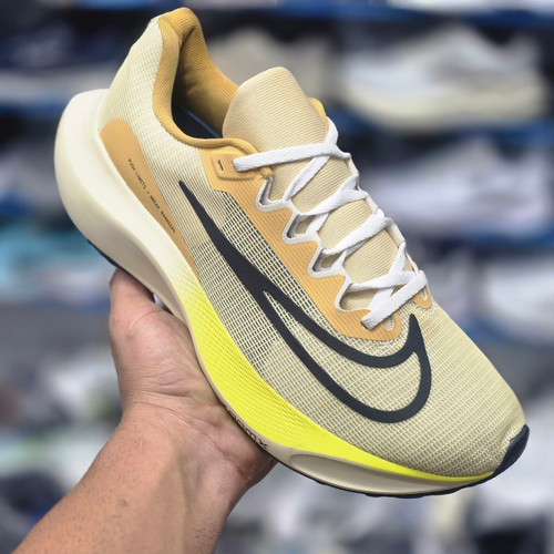 کتونی رانینگ نایک زوم ایکس ساخت ویتنام سایز ۴۰ الی ۴۵ | Nike ZoomX