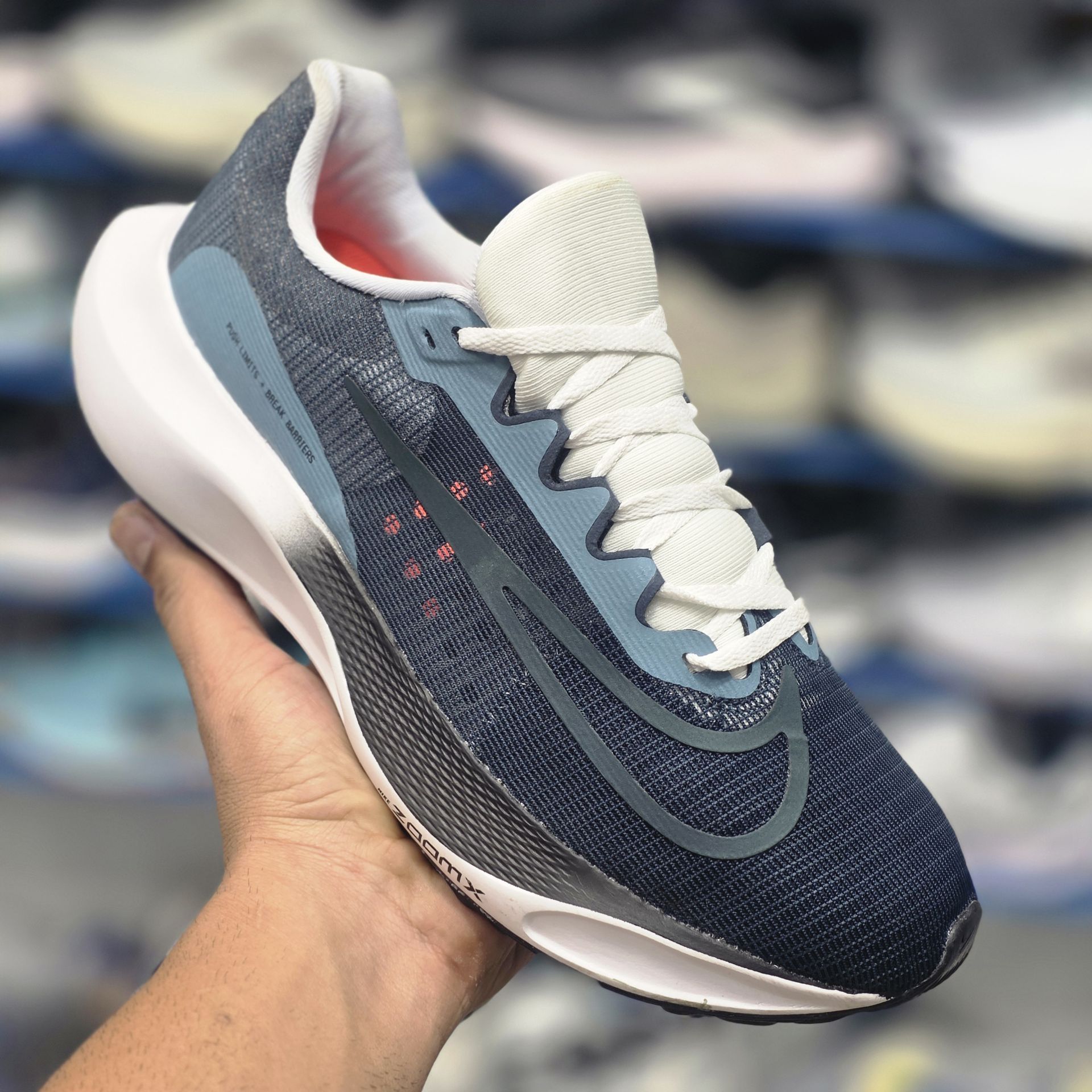 کتونی رانینگ نایک زوم ایکس ساخت ویتنام سایز ۴۰ الی ۴۵ | Nike ZoomX