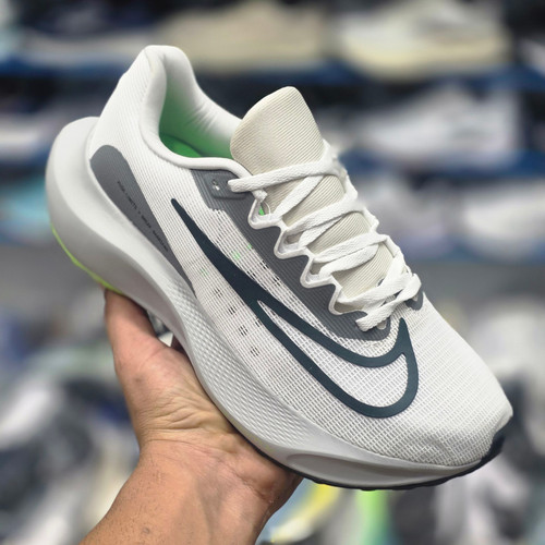 کتونی رانینگ نایک زوم ایکس ساخت ویتنام سایز ۴۰ الی ۴۵ | Nike ZoomX