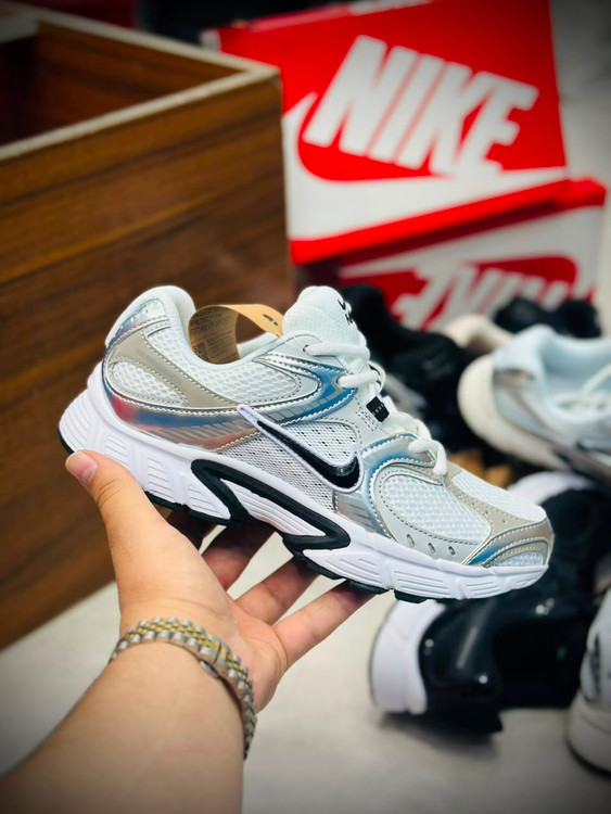 کتونی نایک V5k RNR سایز 37 الی 45 ساخت ویتنام  | Nike V5k RNR
