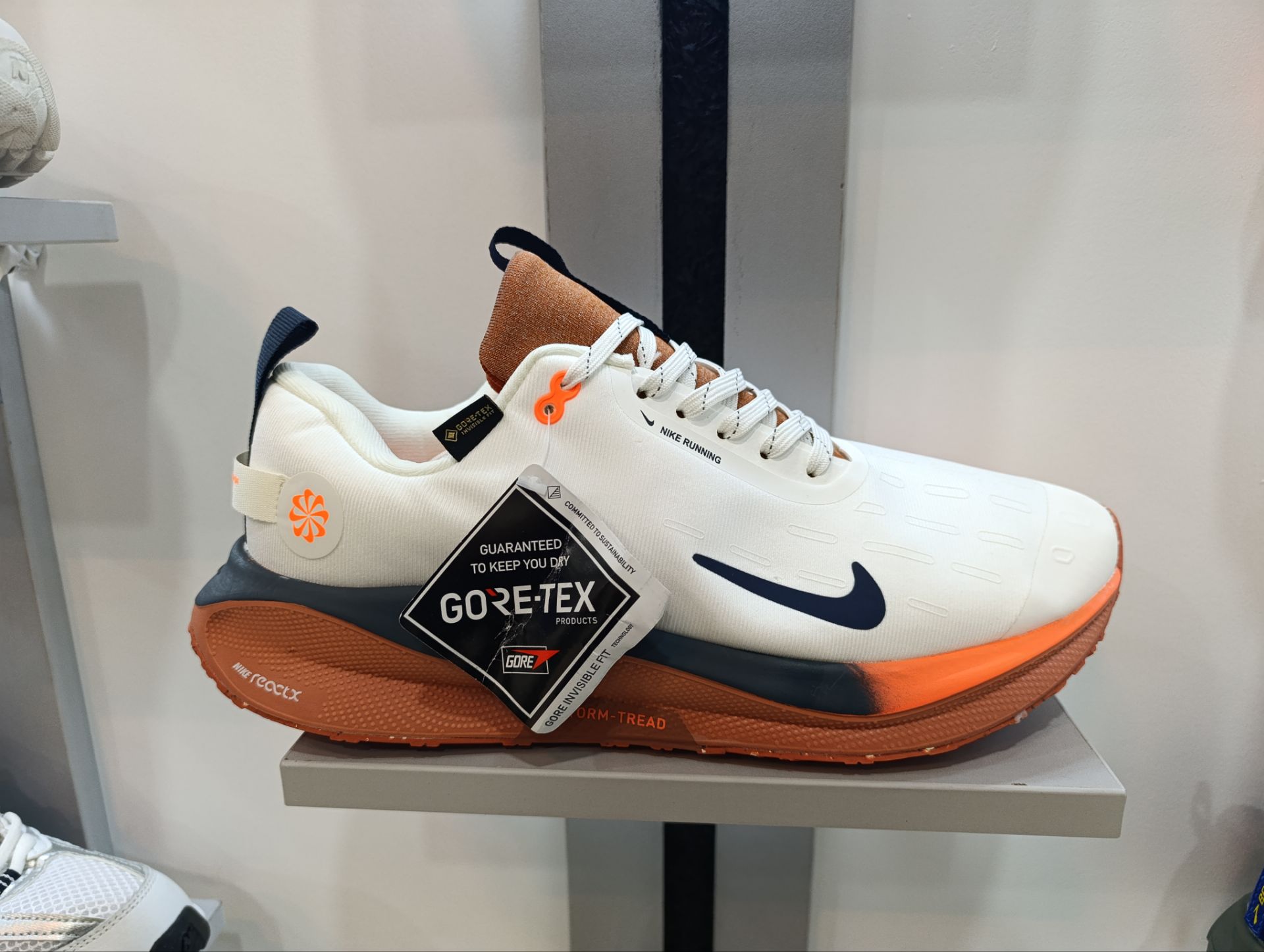 کتونی مسترکوالیتی نایک اینفینیتی ران 4 گورتکس ساخت ویتنام سایز 40تا45 | Nike Infinity Run 4 Gore-Tex