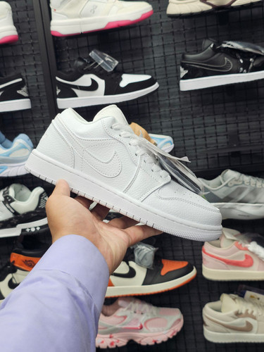 کتونی نایک ایر جردن وان ساق کوتاه سایز ۴۰ تا ۴۵ ساخت ویتنام | Nike Air Jordan 1 Low Vietnam