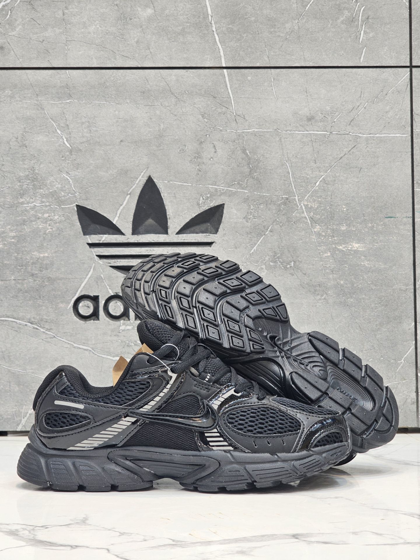 کتونی نایک V5K RNR سایز 37 الی 40 ساخت ویتنام  | Nike V5k RNR