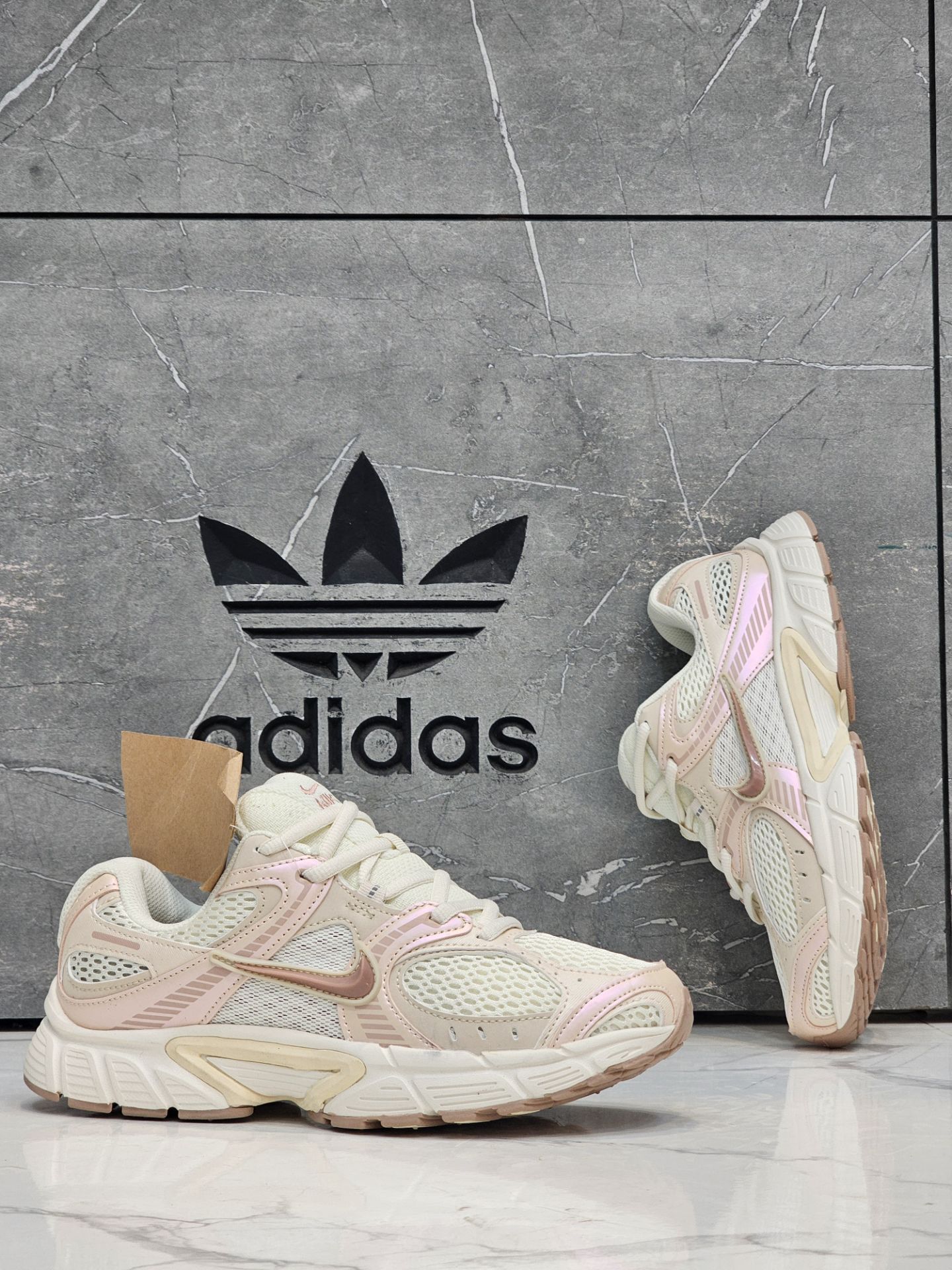 کتونی نایک V5K RNR سایز 37 الی 40 ساخت ویتنام  | Nike V5k RNR