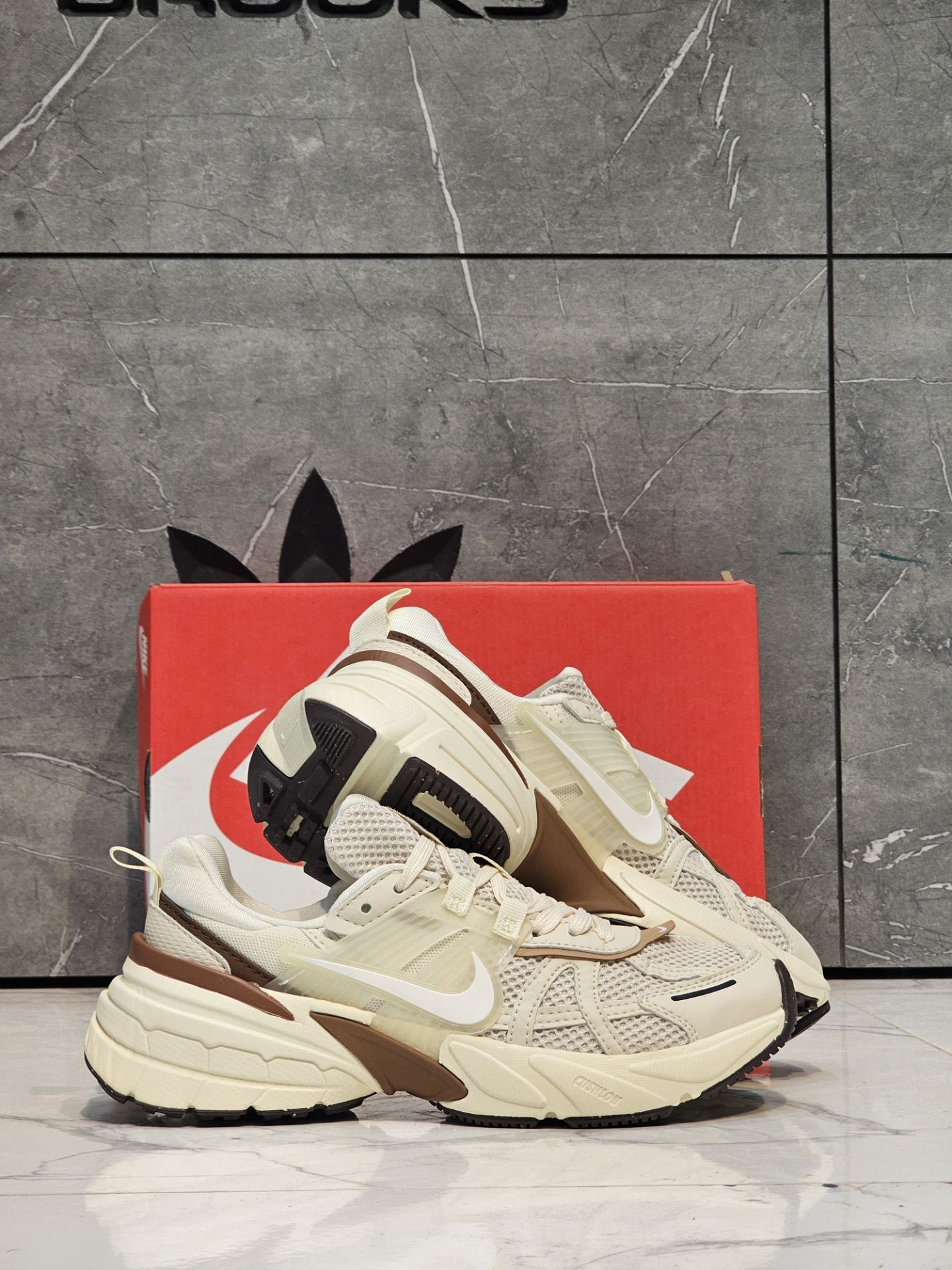 کتونی مسترکوالیتی نایک وی تو کی ساخت ویتنام سایزبندی 37 الی 45 | Nike V2K Run