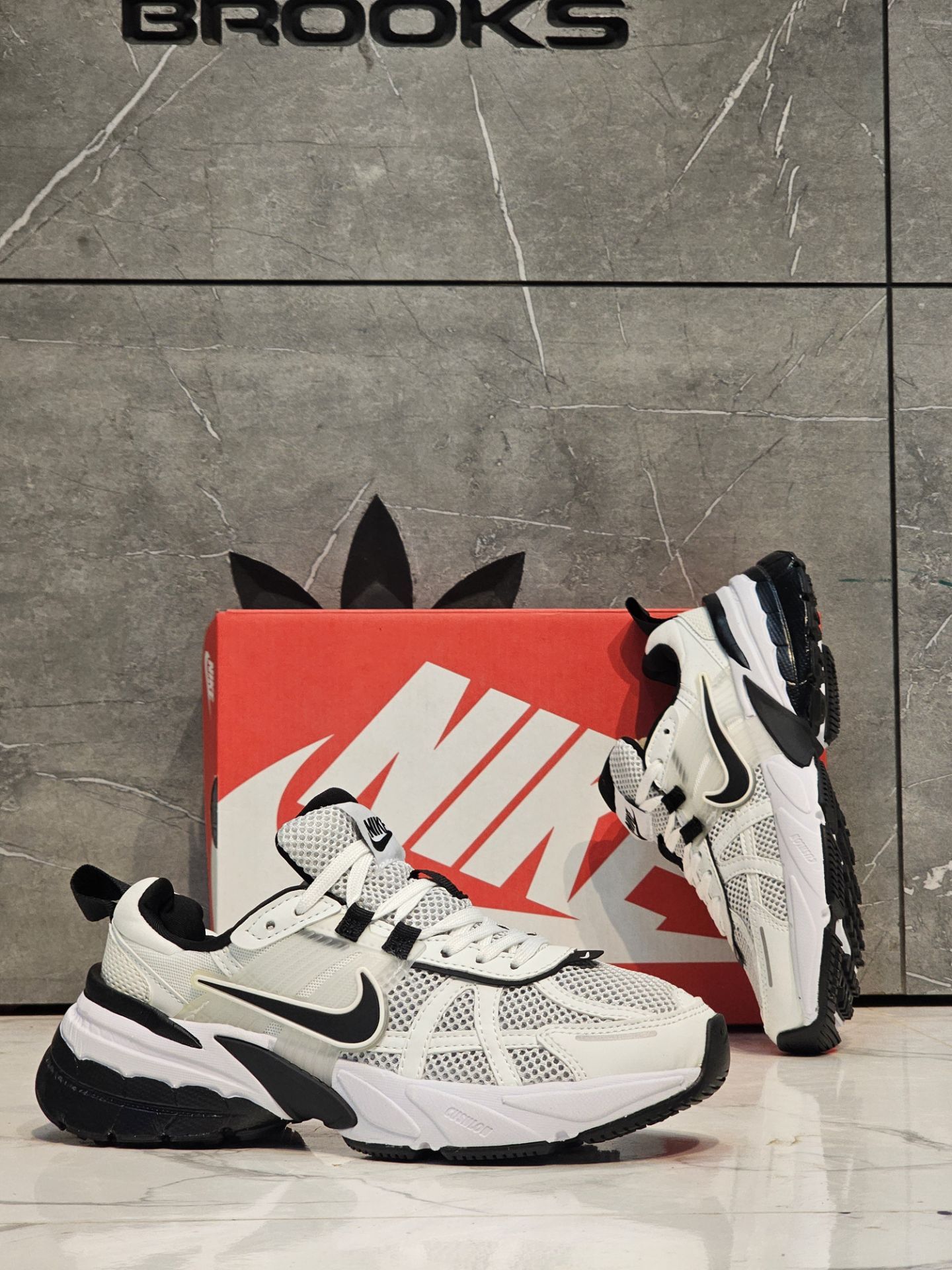 کتونی مسترکوالیتی نایک وی تو کی ساخت ویتنام سایزبندی 37 الی 45 | Nike V2K Run