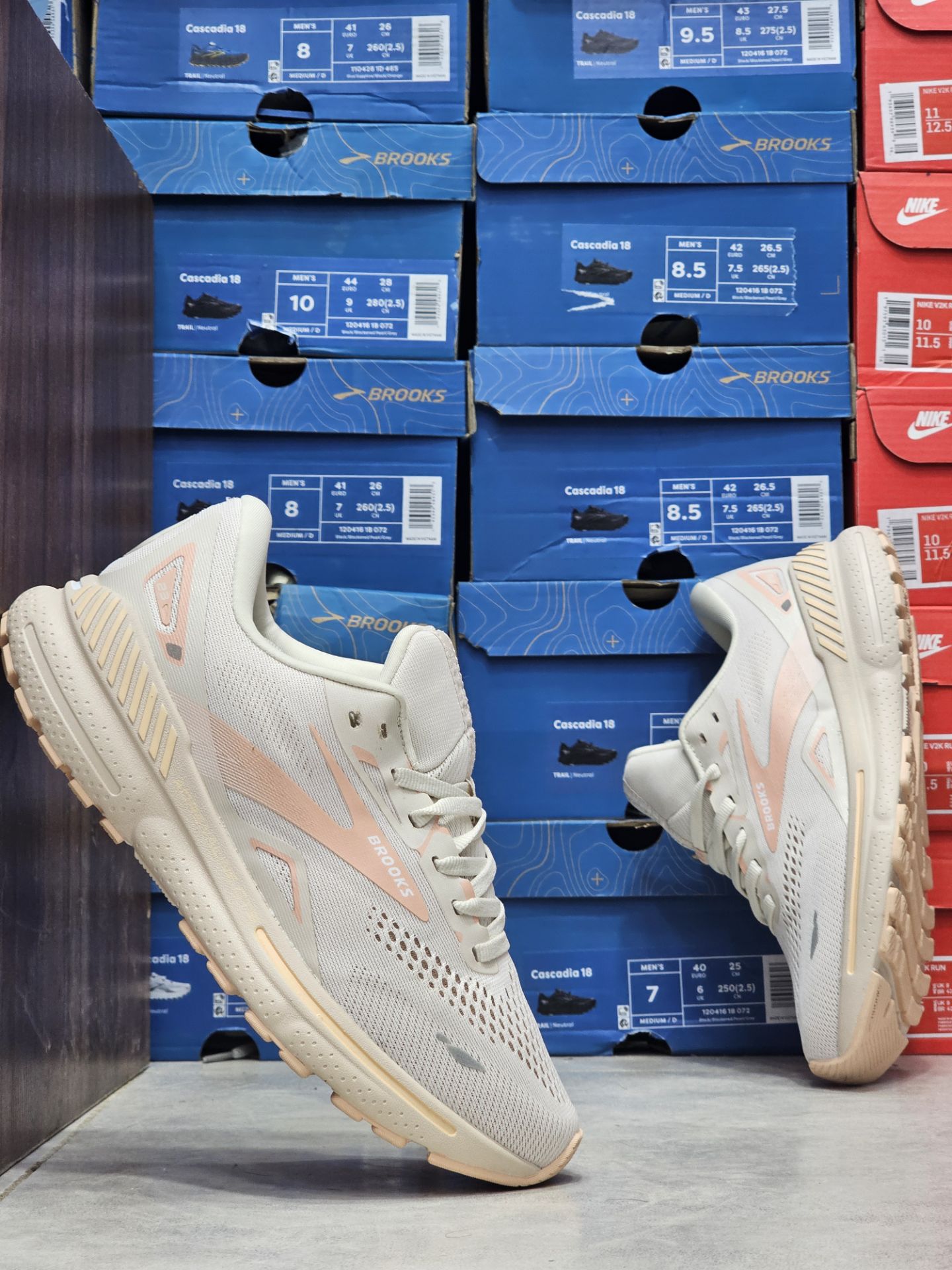 کتونی بروکس آدرنالین جی‌تی‌اس ۲۳ سایزبندی 40تا45 ساخت ویتنام | Brooks Adrenaline GTS 23