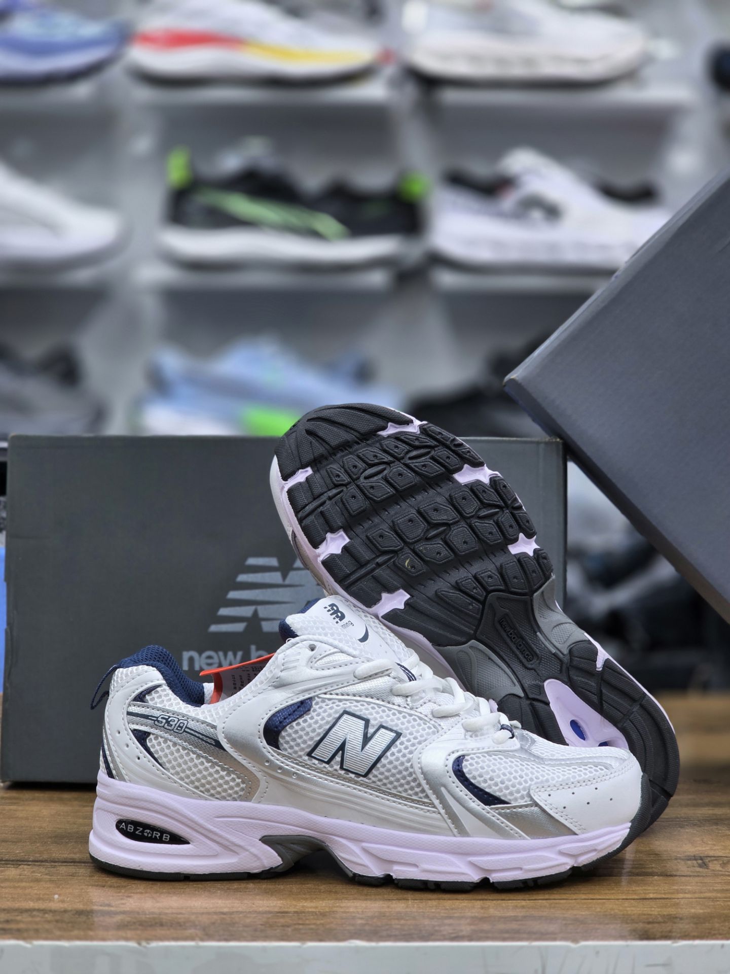 کتونی نیوبالانس 530 مسترکوالیتی سایز 37 الی ۴۵ ساخت ویتنام | New Balance 530