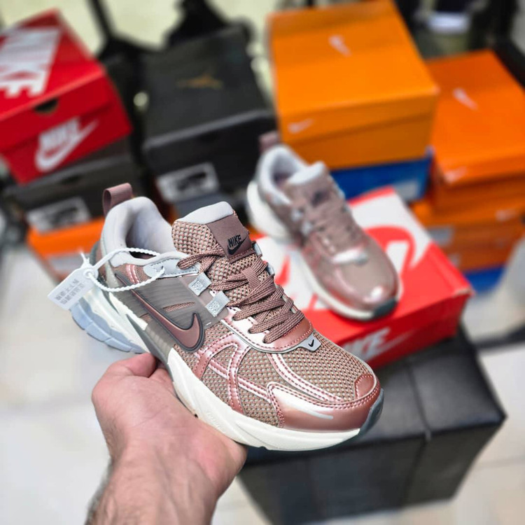 کتونی مسترکوالیتی نایک وی تو کی ساخت ویتنام سایزبندی 37 الی 40 | Nike V2K Run