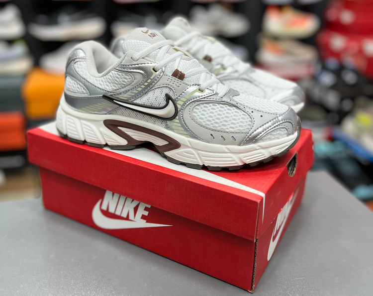 کتونی نایک وی فایو کی مسترکوالیتی سایز 37 الی 40 ساخت ویتنام  | Nike V5k RNR
