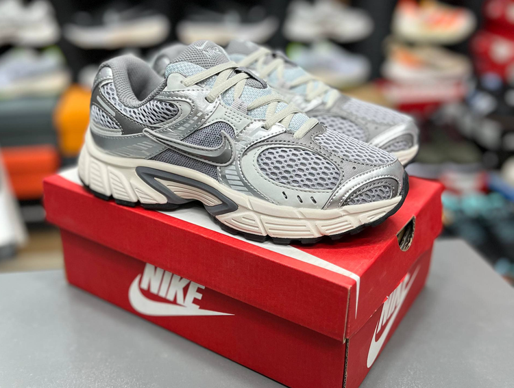 کتونی نایک وی فایو کی مسترکوالیتی سایز 37 الی 40 ساخت ویتنام  | Nike V5k RNR