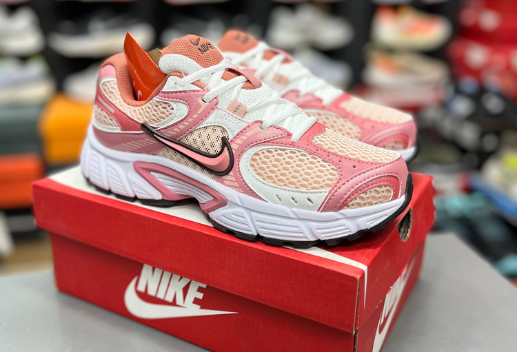 کتونی نایک وی فایو کی مسترکوالیتی سایز 37 الی 40 ساخت ویتنام  | Nike V5k RNR
