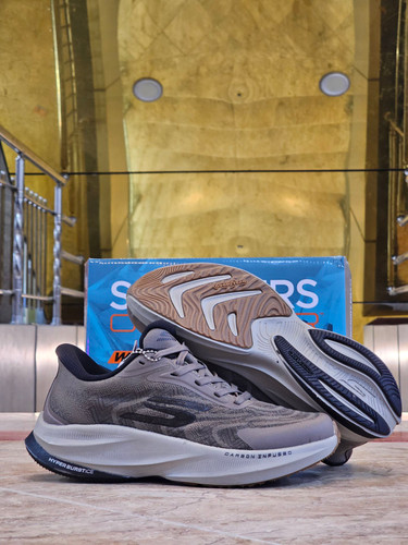 کتونی مسترکوالیتی اسکیچرز هایپربرست کربن ساخت ویتنام سایزبندی ۴۰ الی ۴۵ | Skechers Hyperburst Carbon