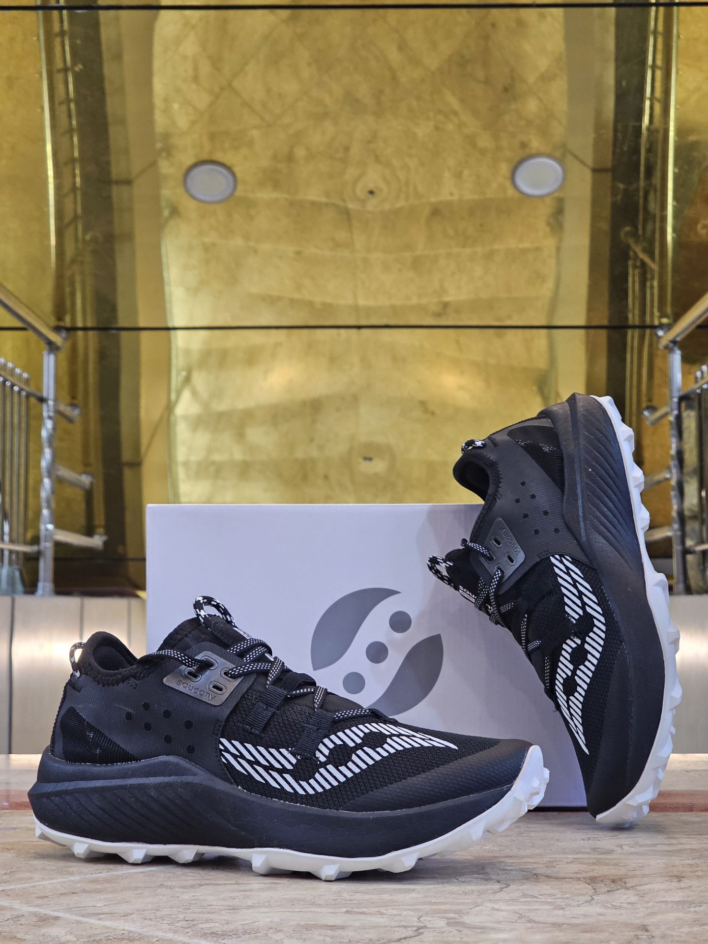کتونی ساکونی اندورفین ریفت مسترکوالیتی سایز ۴۰ الی ۴۵ ساخت ویتنام | Saucony Endorphin Rift